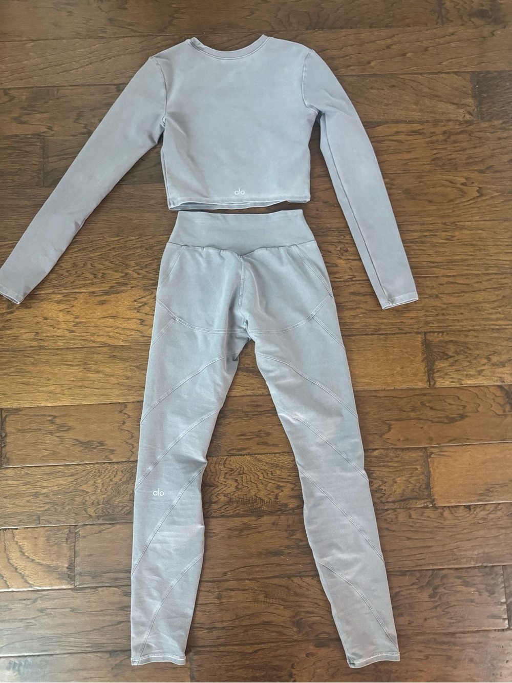 ALO Yoga Washed AloSoft Cool Grey Leggings + Long Sleeve Set - Like New! - Picture 7 of 10